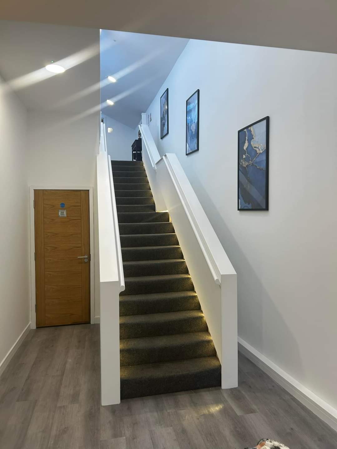 Staircase wall and bannister painting project